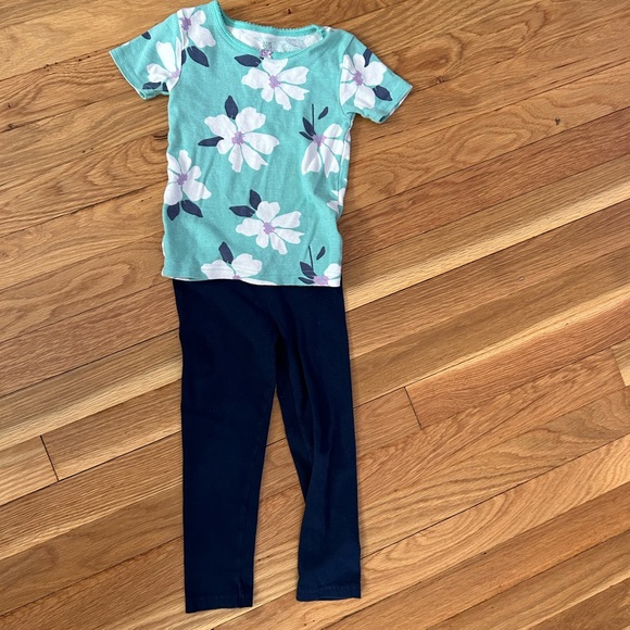 Used girls pajamas all size 3T - Picture 5 of 10